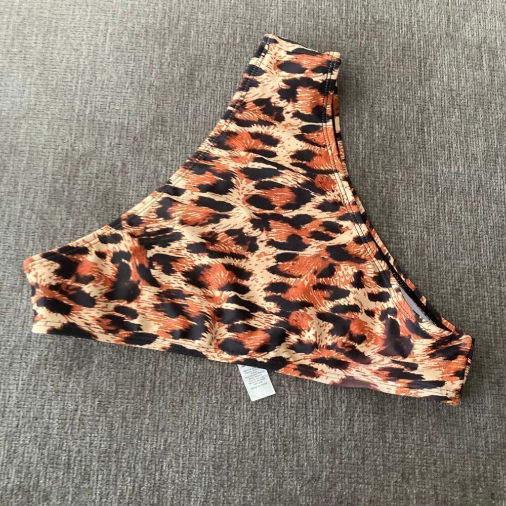 small leopard print bikini bottom - Picture 2 of 3
